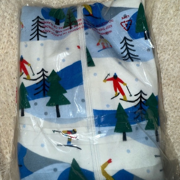 Hanna Anderson Kissy Kissy Little Me Holiday Christmas Pajamas onesies 6-12 mo - Picture 11 of 15